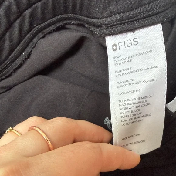 Figs pants bundle medium - Picture 3 of 4